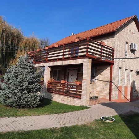 Hotel Ponty-Poronty Vendeghaz Nagybaracska Exterior foto