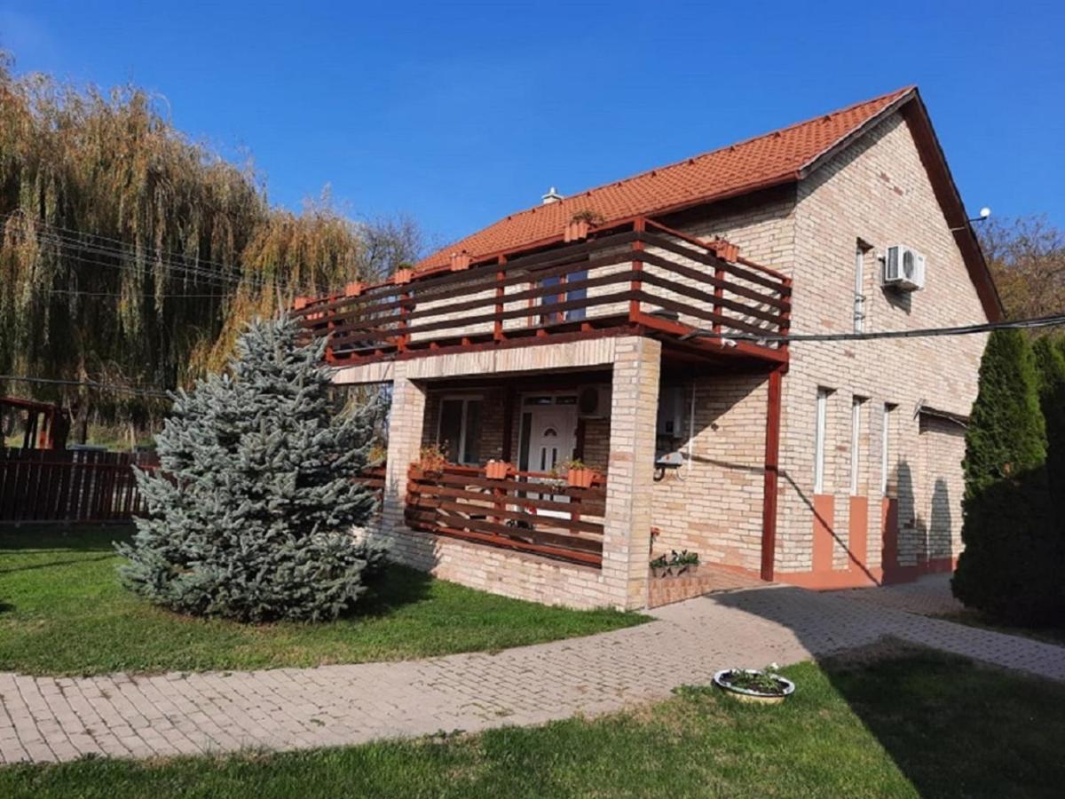 Hotel Ponty-Poronty Vendeghaz Nagybaracska Exterior foto