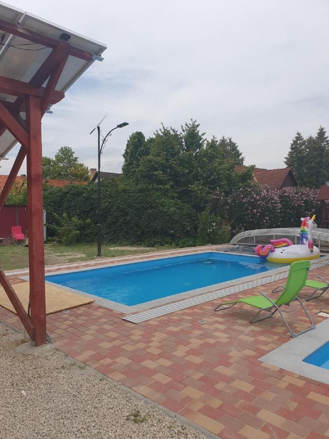 Hotel Ponty-Poronty Vendeghaz Nagybaracska Exterior foto